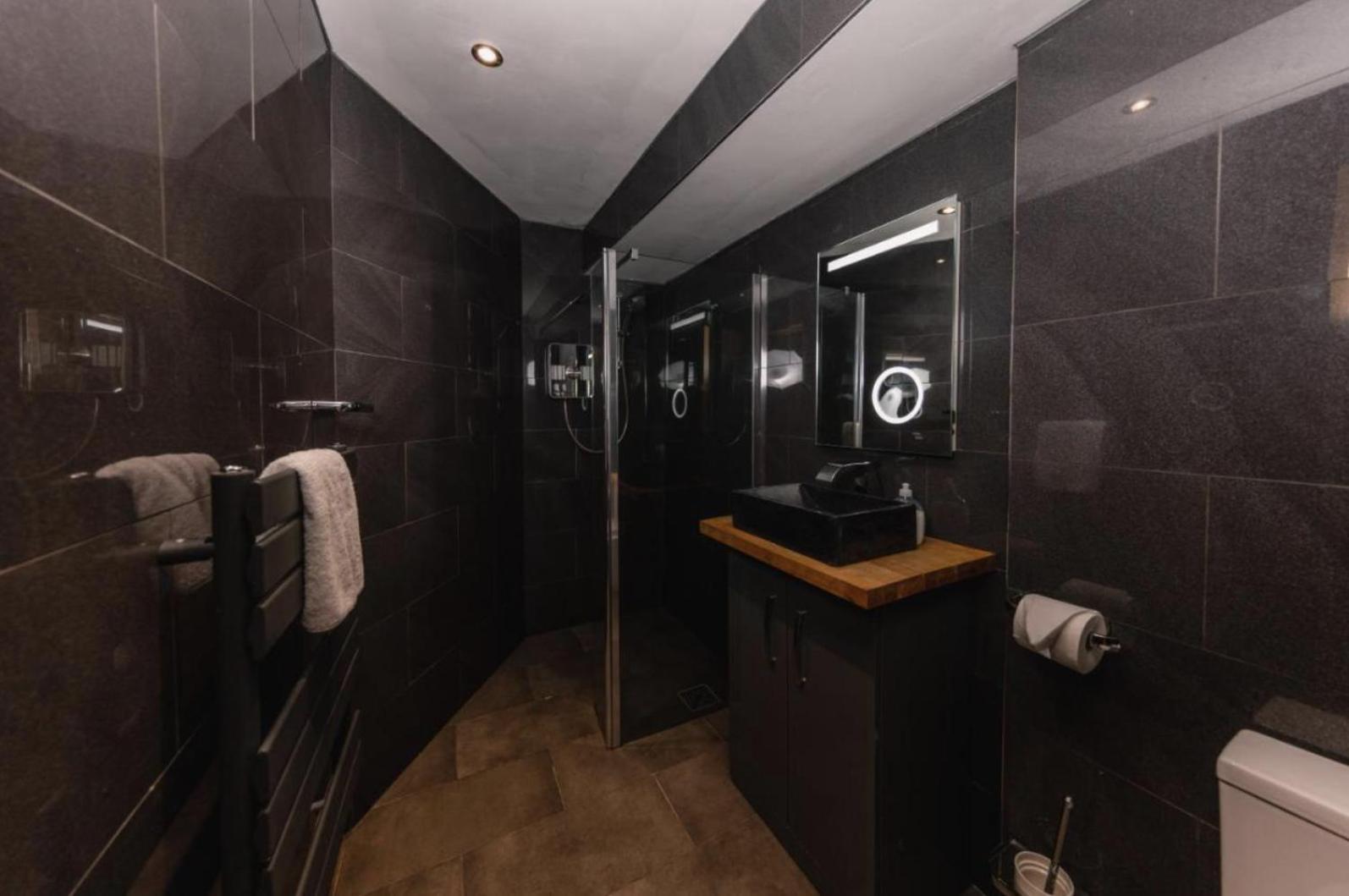 Superb Luxury Apartment By Canal - Central Edinburgh Ngoại thất bức ảnh